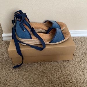 Ugg size 12 women’s sandals